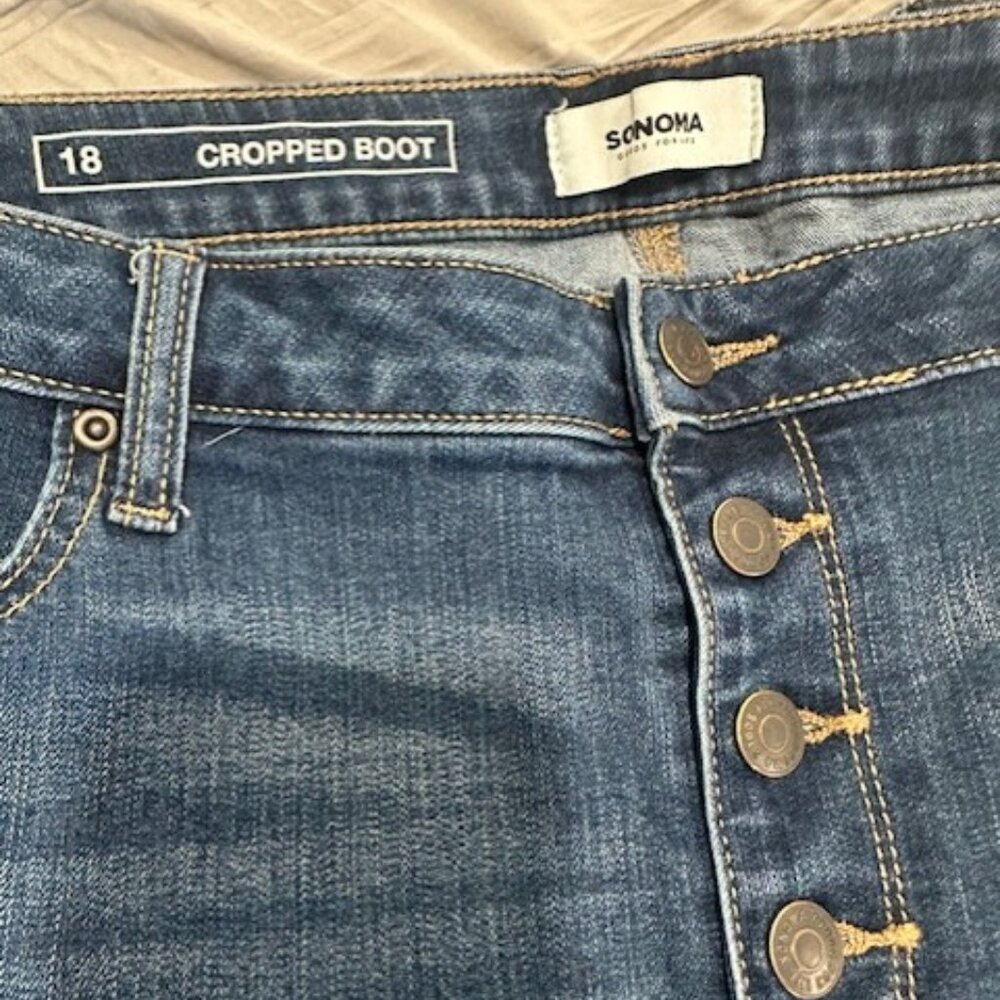 💜 2/$40!  Sonoma Cropped Boot button fly jeans